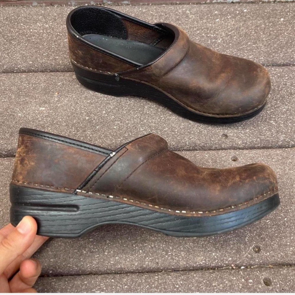 DANKSO  warm brown leather no-slip clogs